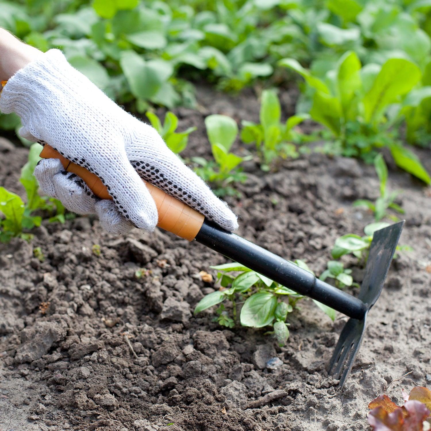 Can trowels be used to dig up weeds?