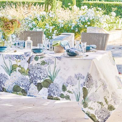 Jardin Bleu Tablecloth - 67"x102"
