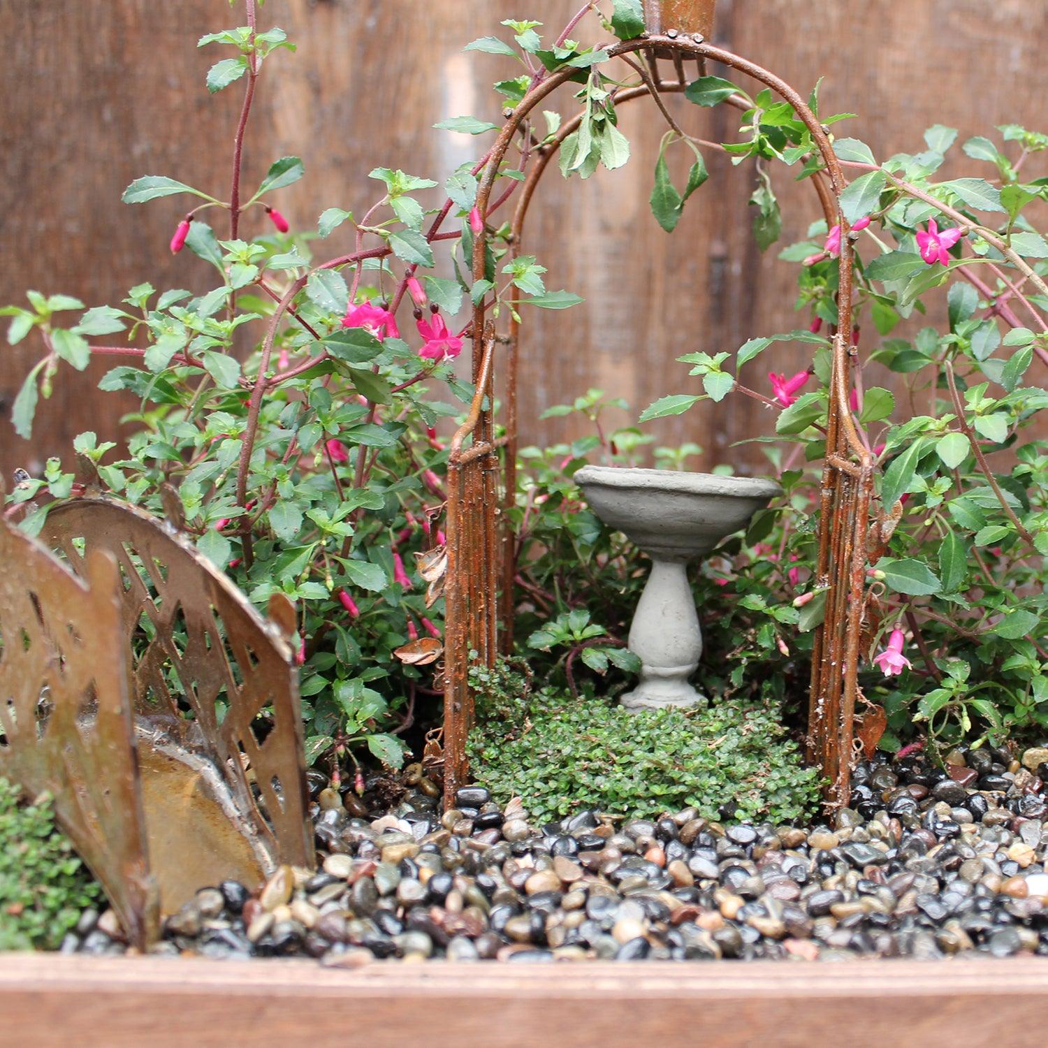 How to Make Homemade Fairy Gardens – Roger's Gardens