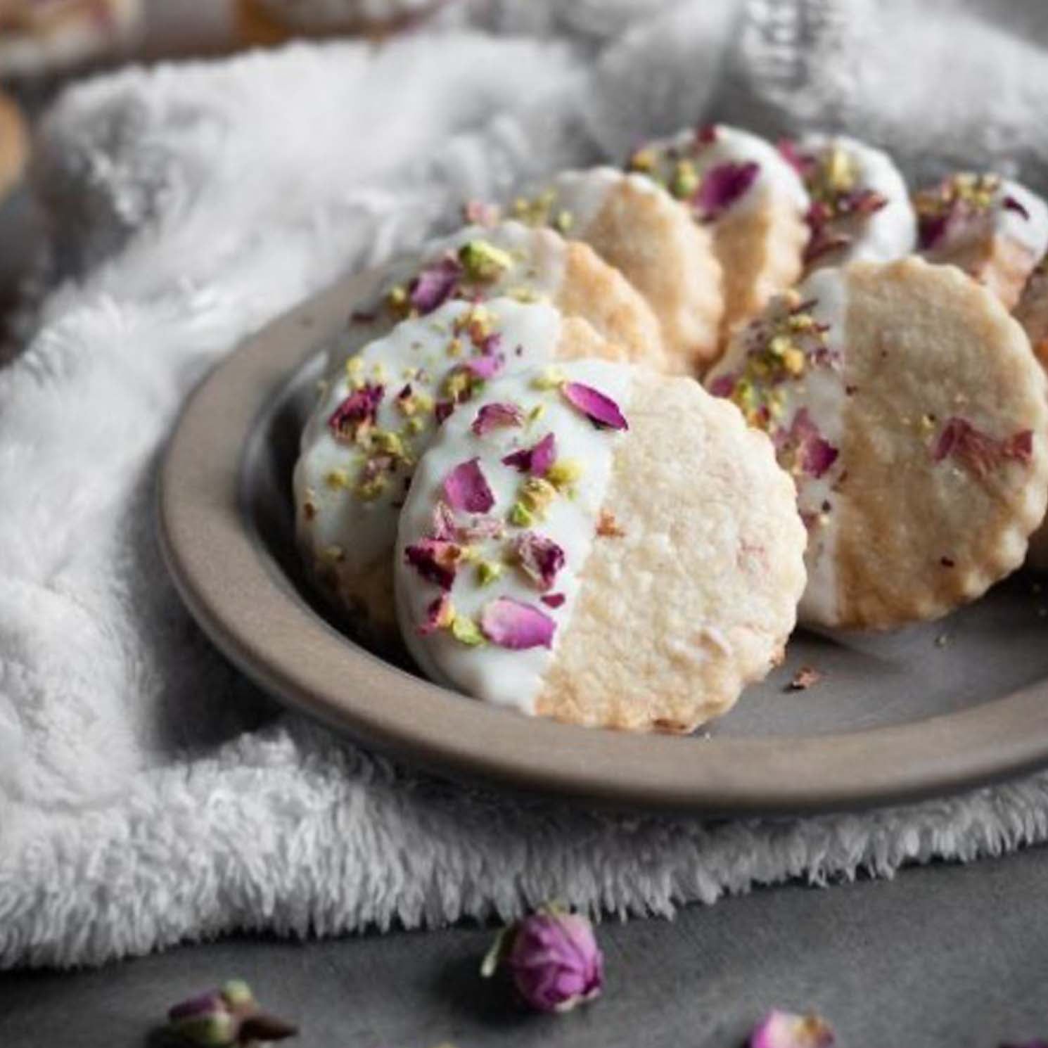 Rose Shortbread Cookies – Roger's Gardens